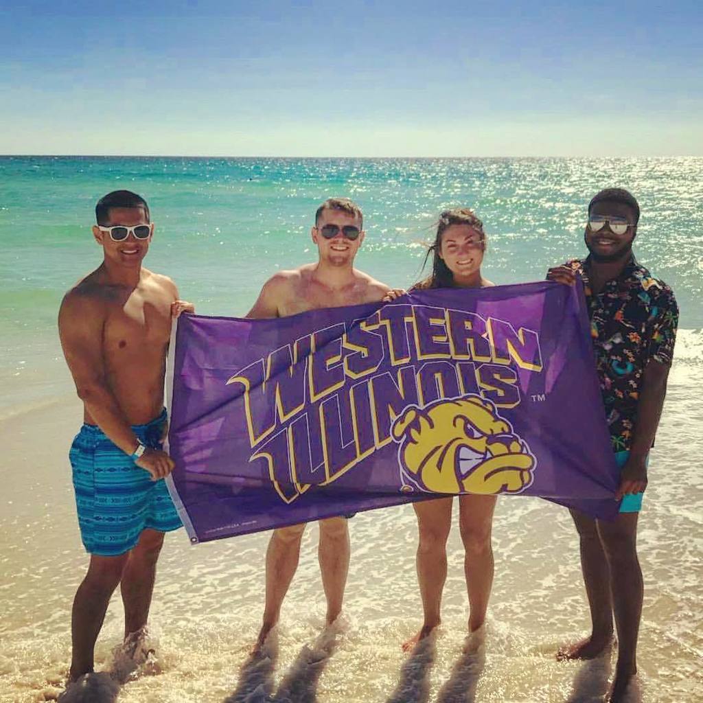 WesternILUniv's tweet image. Panama City Beach needed a little purple! 💜💜💜
#WIU #LeatherneckNation #WIUPride #Florida #SpringBreak 📷: @scopher27
