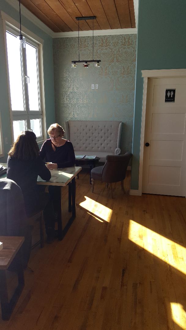 Mannville's new stylish café | Vermilion Standard #mannville vermilionstandard.com/2018/03/14/man…