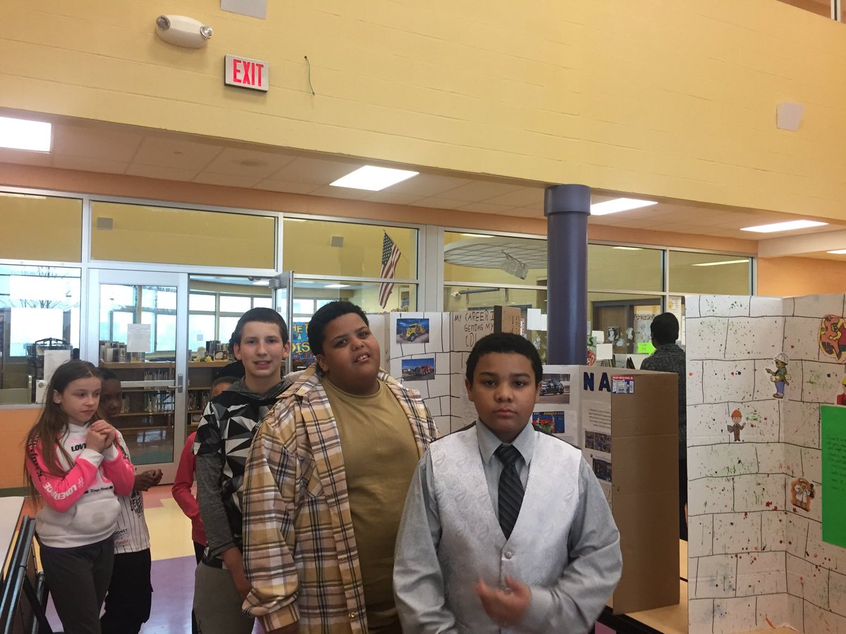ToniKozar's tweet photo. Looking fine as we present our Career Projects! #McGuffeyRocks https://t.co/GEQcUsb1vT