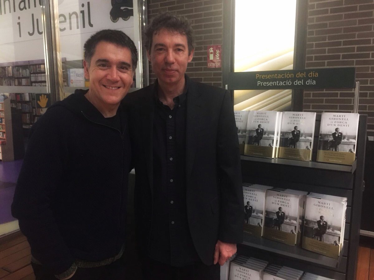 xtorrescanals's tweet photo. presentació de “La Força d’un Destí” ... la història de Jean Leon, la nova https://t.co/0plOsHx9DI de @martigironell ... i pinta més que bé #PremiRamonLlull https://t.co/aBgkza0jEw