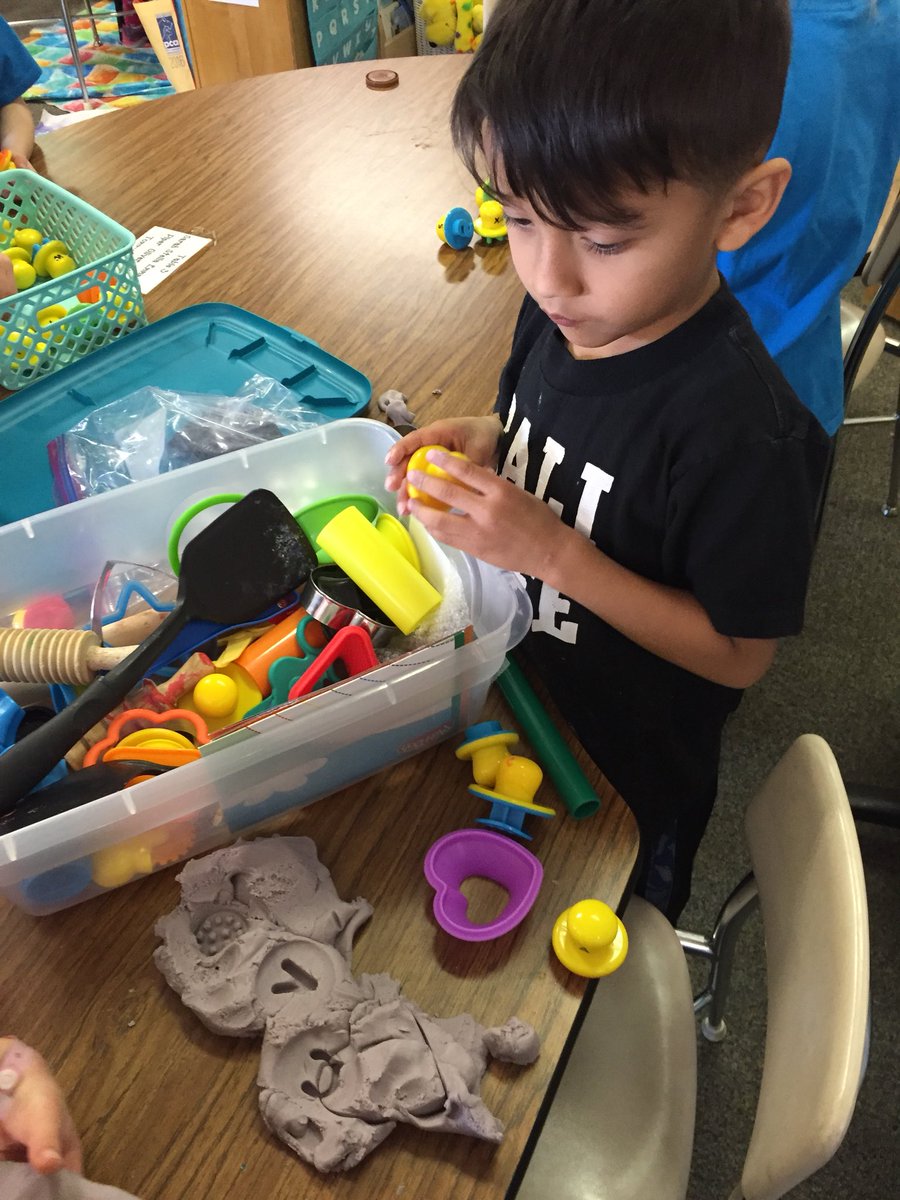 jpettykc's tweet image. Encouraging writing and alphabet knowledge skills in the art area!