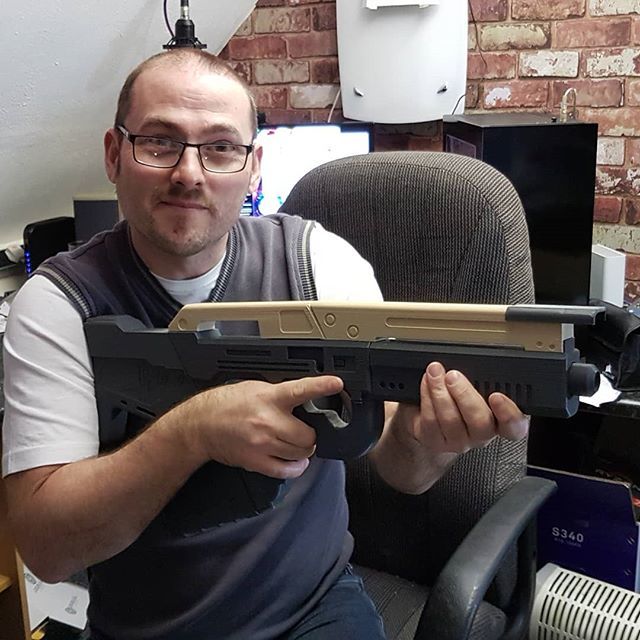 inquisitorsWork's tweet photo. First dry fit looking good #Fusion360 #3dprinting #midamultitool #destiny #destinycosplay #destiny2 #destiny2cosplay #cosplay #propmaking #creativecombine https://t.co/VKEpuDTkva https://t.co/RisZpdLgp8