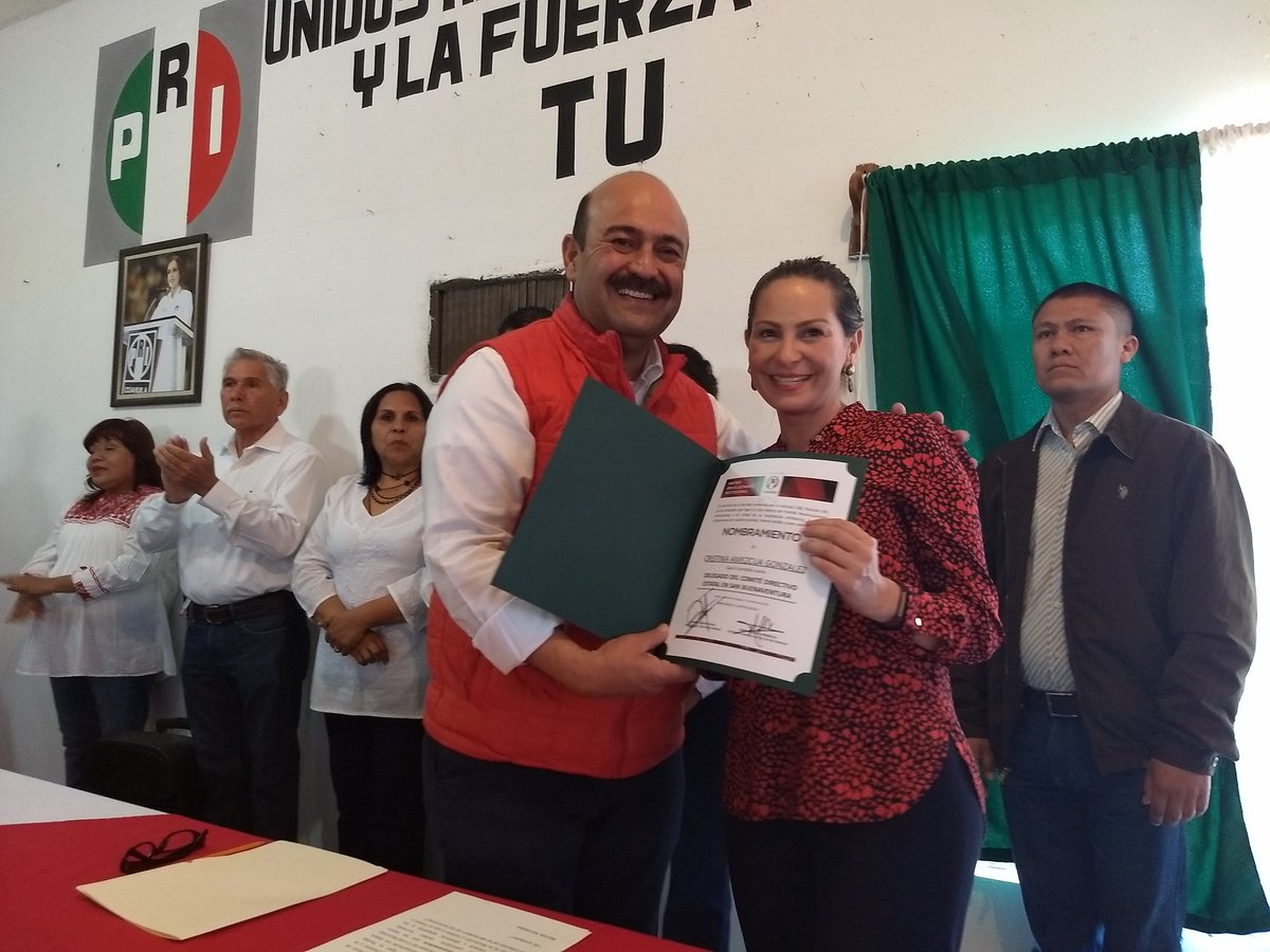 rigofuentes's tweet photo. Ayer por la tarde nombré a @CristinaAmezcua, como Delegada del Comité Directivo Estatal @PRICoahuila en el municipio de #SanBuenaventura. La encomienda es clara y concreta, vamos a ganar con talento, trabajo de base y unidad. @JoseAMeadeK @EnriqueOchoaR https://t.co/UqEZ5XWRuT