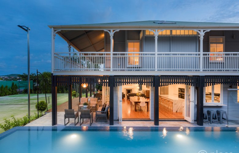 ReconDaily's tweet image. #Davaar: Grand 1912 #Queensland home in iconic inner-city estate, set on 1,215sqm (approx) of landscaped grounds just 4km from #BrisbaneCBD. 
See more: bit.ly/2FGWKDu
#forsale #Coorparoo #historichome #JamesCurtain #WarrenWalsh @PlaceBulimba @PlaceEA