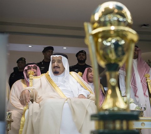 FaisalAbuthnain's tweet image. كيف يتجرأ الاتحاد السعودي على منع لاعبي المنتخب من نهائي كأس الملك..!

هل لديه طموح لتحقيق كأس العالم..؟
هل الخوف على اللاعبين وصل لهذا الحد؟
هل الوقت قريب لكأس العالم ..؟
هل البرنامج الإعدادي دقيق جدا لمنعهم من اللعب..؟

هذا قرار متعجل لم يدرس ولَم يخطط له وضرره اكثر من نفعه!