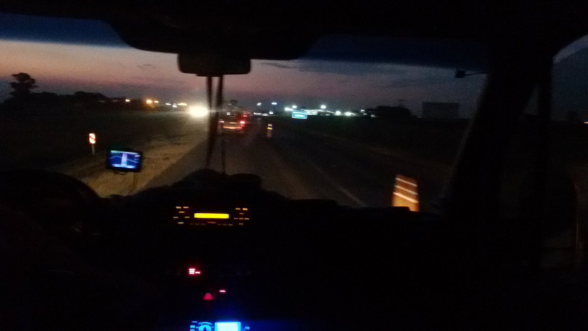 Dos horas para cubrir el tramo San Nicolas-Rosario por Autopista 9. Tres tramos con un solo carril y cuellos de botella de varios kilómetros a paso de hombre. Hora pico y con todos los vehículos saliendo de #Expoagro2018 Que leeendoo!! 😭😭😭