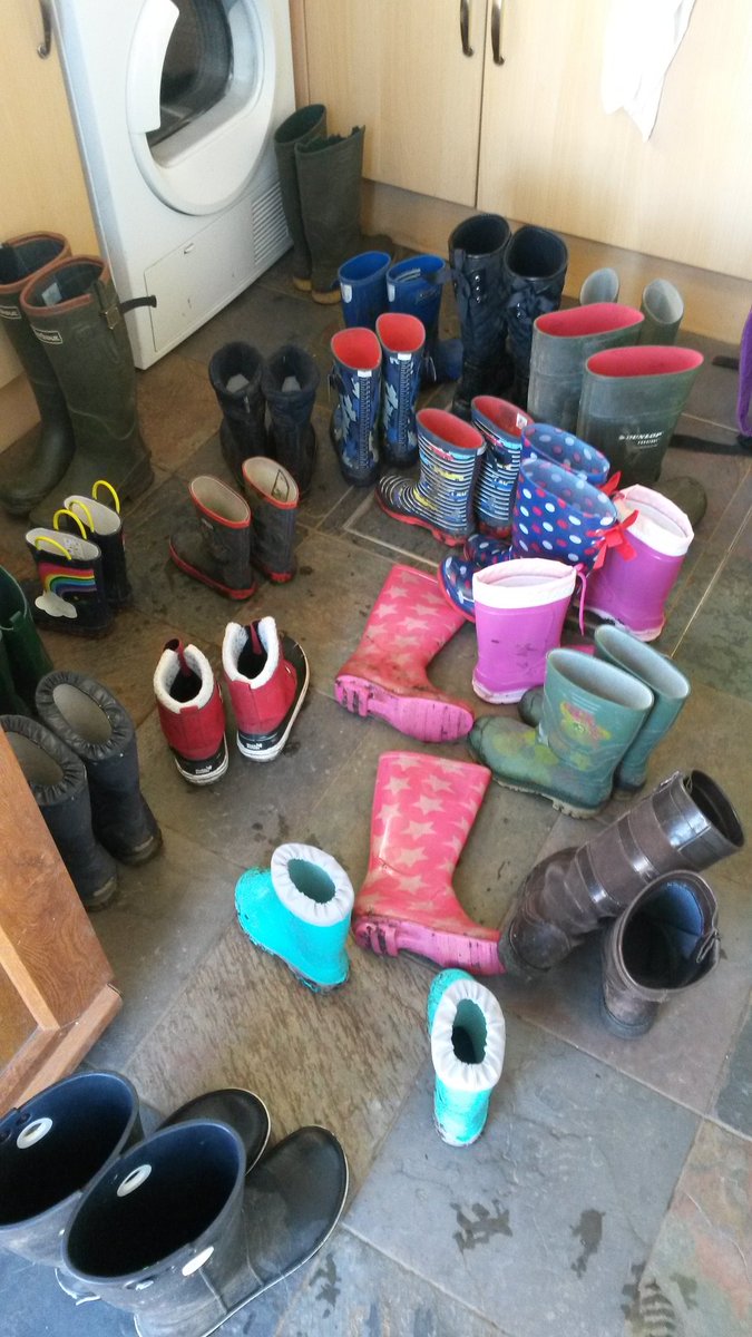 We were delighted to have a visit from Staffin school to <a href="/croft_29/">Croft29</a> last week to learn about sheep, wool and yarn.