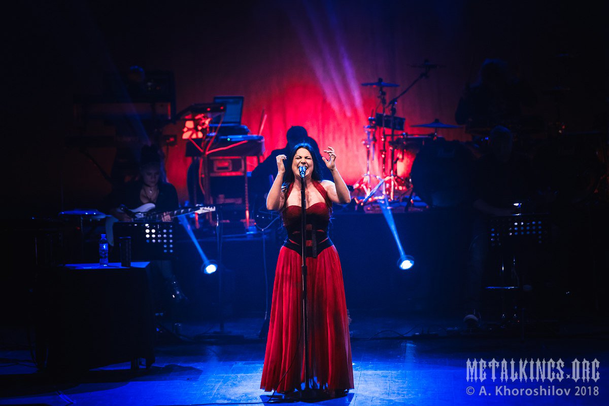 EvanescenceCrew's tweet photo. Photos &amp; videos from Evanescence's show in Moscow, Russia @ Crocus City Hall: https://t.co/jBxoDECxtn https://t.co/TvPJi0g1yF