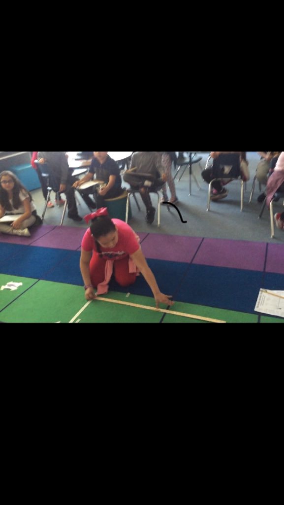 sarahkanneb's tweet photo. Can you outrun a 🦖? Most of us could outrun a few! Science + math + physical activity + fun= @MysterySci We love it! #hesdpride #hathawayrocks https://t.co/f59e0fNDzh
