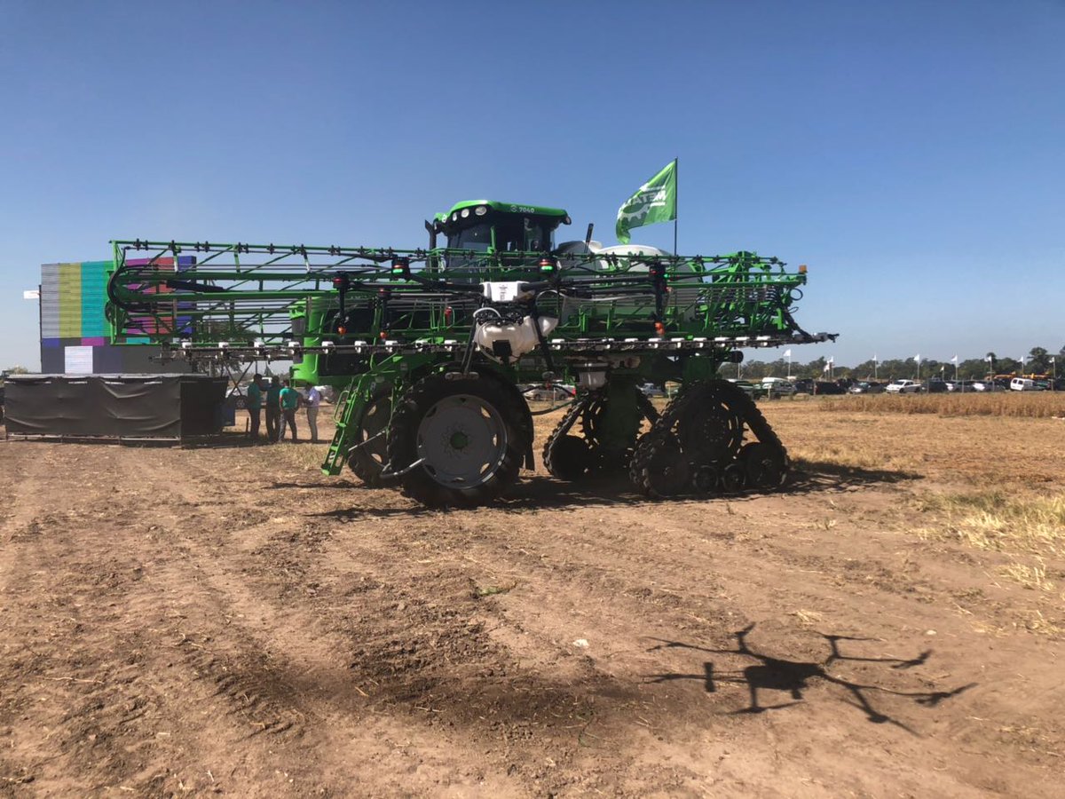 droneriaok's tweet photo. 🌾🌾#Expoagro🌾🌾 
Les mostramos los primeros días de #Expoagro junto a @BBVAFrancesArg
#Droneria #Drones #Agro #BBVA #Financiación https://t.co/QGSj8jm2FZ