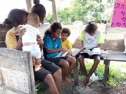 MelanesiaPapua's tweet photo. #NokenPustaka, a community-based mobile library helps to improve #education in #WestPapua. https://t.co/f7Kycs3kj5 https://t.co/NYij7hlERk