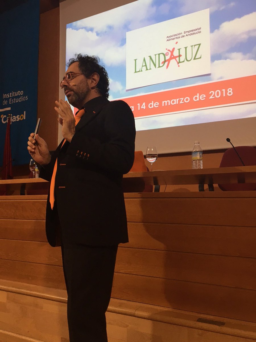 AlvaGuillen's tweet photo. Ya es una realidad El I congreso de la agroindustria andaluza organizado por @LANDALUZ_Asoc. Gracias a @magomore @Deloitte_ES, @LANDALUZ_Asoc, @CarrefourES, @CanabotaSev   @policia y @iecajasol por su colaboración https://t.co/iAeZcQjWgP