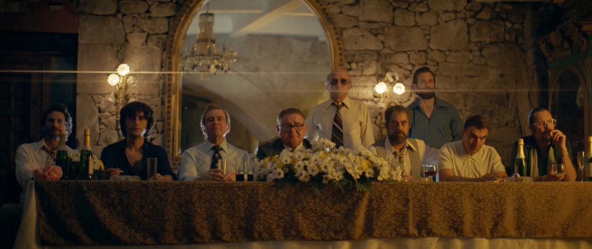 marcusfernandez's tweet photo. Impresionante a imaxe biblica de #Fariña3. #ADerradeiraCea #LaÚltimaCen #TheLastSupper https://t.co/O6AnojjRZT