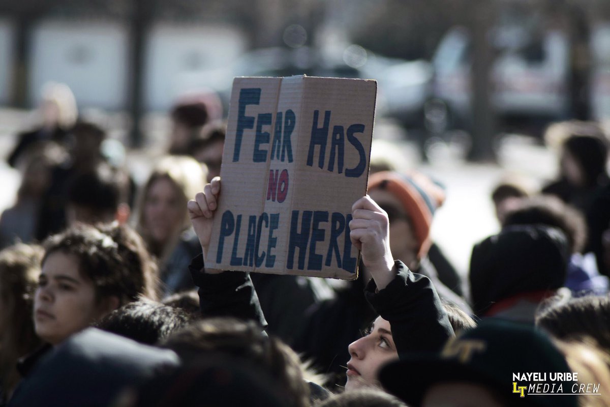 LTMediaCrew's tweet photo. 3.14.18 #nationalwalkoutday #enough #whenwillitstop #neveragain #lanetechmediacrew @LaneTech1440 @ChiPubSchools https://t.co/kGGqS3JVhg