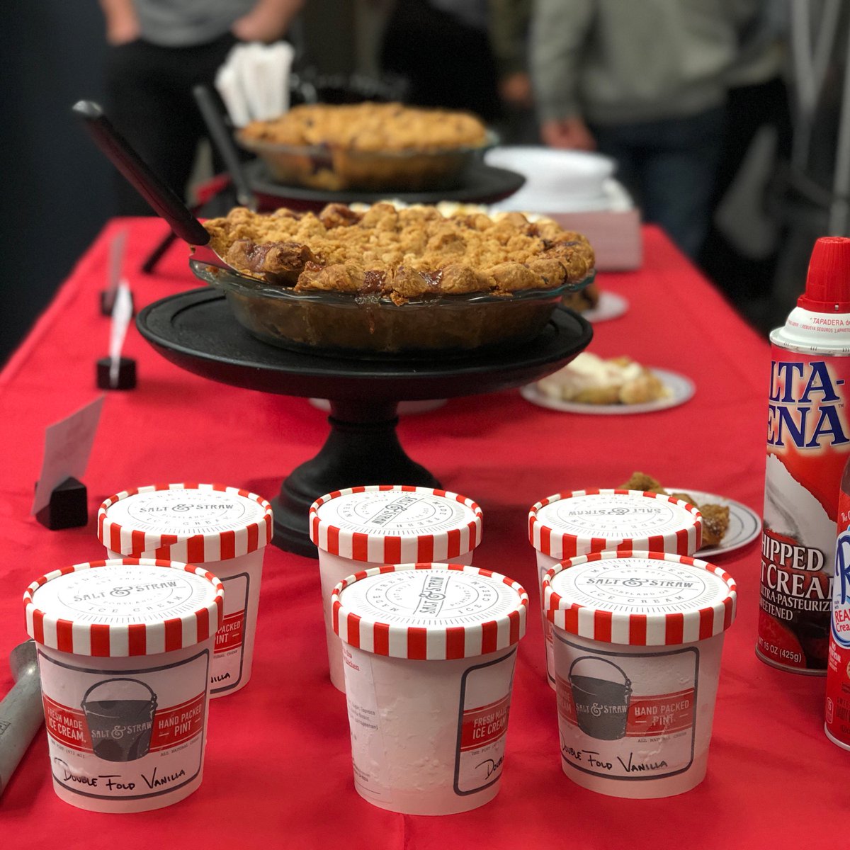CreateAdGroup's tweet image. #PiDay wouldn’t be complete without tasty treats from #Gjusta and @SaltAndStraw! Now which flavor to pick… #TeamCreate