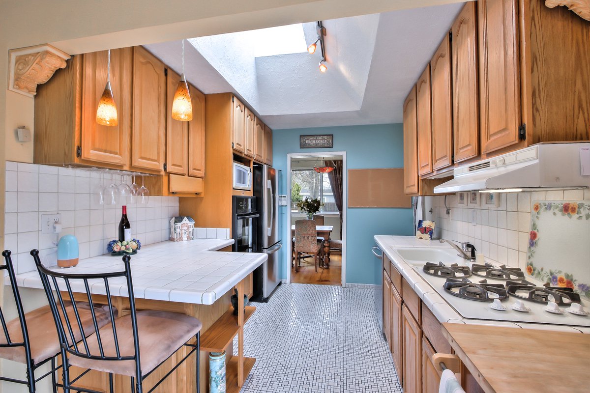 ClimbListings's tweet photo. Cambrian Park Charmer, Listed at $948,000 By @MuellerSells &amp; Chris Zanger
https://t.co/eyh2dZqV8V
#SBRE #RealEstate #SanJose #ClimbInnovates https://t.co/nXVzFHzpw8