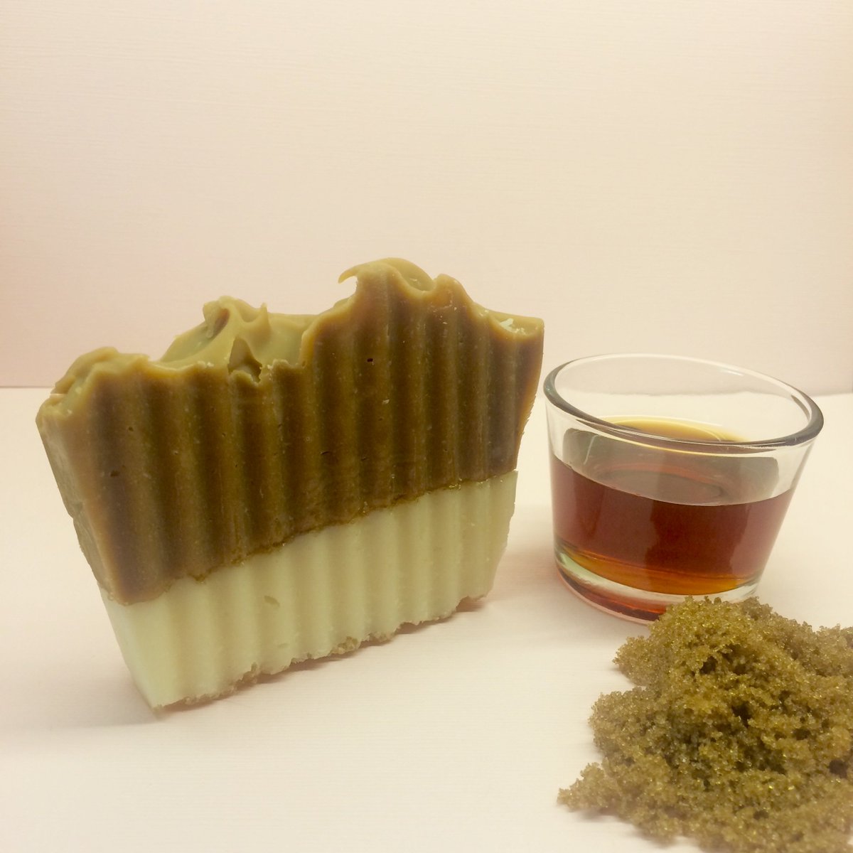 StratfordON's tweet photo. Today's #SweetFind on the Stratford #MapleTrail is from Dee Image Co.! Fill your bath, sink or shower with the rich scent of maple! Come by for your all natural maple soap bar, locally handmade by "The Essential Owl".
#MapleTrail on only until April 30th! https://t.co/aEdovEXuWM