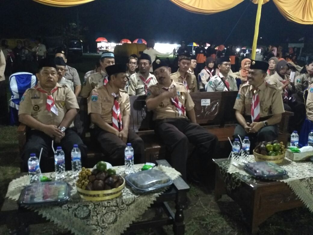 uptdblsari's tweet photo. Perkemahan Banyuwangi Education Jambore yg digagas oleh Dinas Pendidikan bekerja sama dg Kwarcab gerakan pramuka kab bwi dibuka oleh Wakil Bupati selaku Ka Kwarcab kab bwi berjalan lancar, tidak ketinggalan kontingen kwaran blimbingsari ikut serta @AzwarAnas_A3 @sulihtiyono3 https://t.co/DSqesmVDLD
