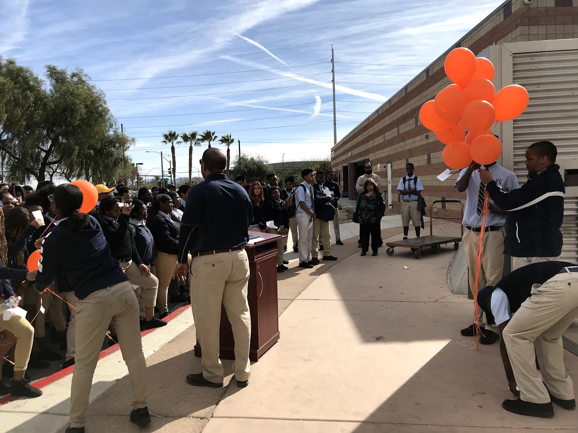 DPAgassiCampus's tweet photo. Our scholars participated in today's #NationalWalkoutDay along with their fellow scholars in New York in honor of the 17 victims at Marjory Stoneman Douglas High School and used their voices to peacefully speak out against gun violence in schools
#WalkoutWednesday https://t.co/RU7Z2jbL73