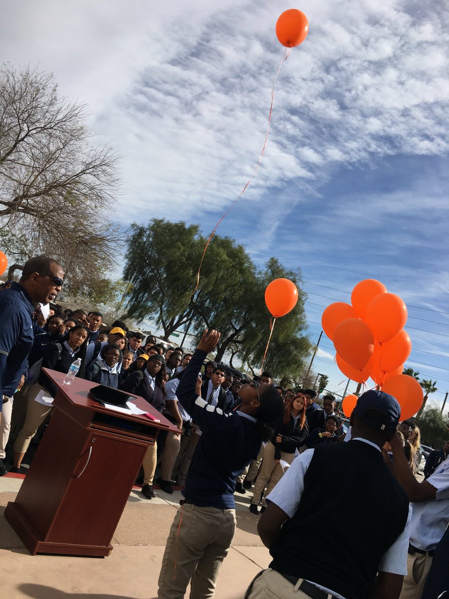 DPAgassiCampus's tweet photo. Our scholars participated in today's #NationalWalkoutDay along with their fellow scholars in New York in honor of the 17 victims at Marjory Stoneman Douglas High School and used their voices to peacefully speak out against gun violence in schools
#WalkoutWednesday https://t.co/RU7Z2jbL73