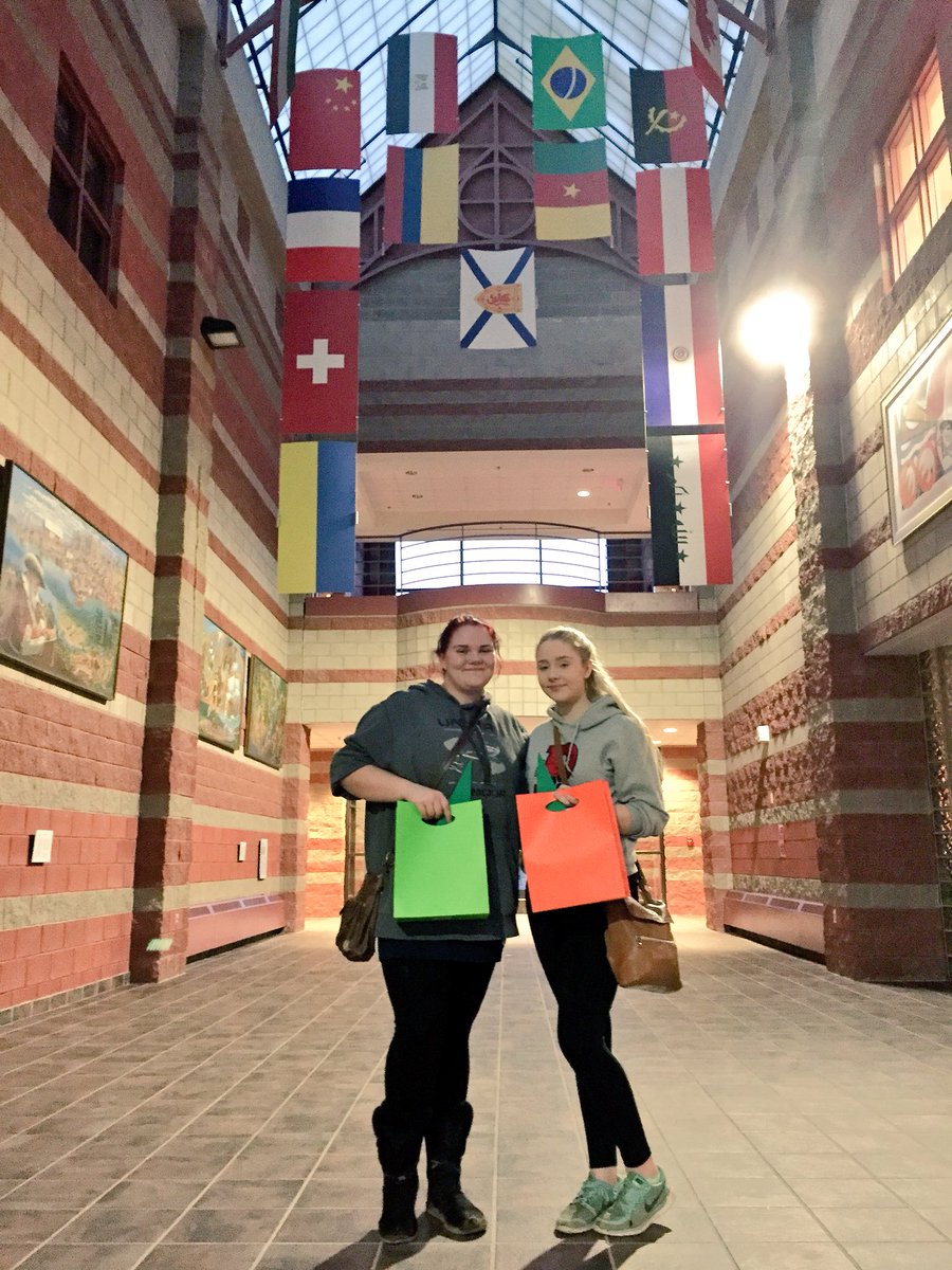 Allison_CBU's tweet photo. The winners of our @cbuniversity Week Of Welcome Scavenger Hunt are Megan and Michelle Walsh! 🥇They finished 1st out of 6 very competitive teams from various local high schools. They walk away with a $500 prom prize pack💰💃🏼 Congrats!! #CBUWOW https://t.co/snGIwJyKHS