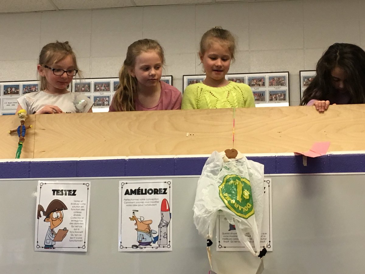 2MmePage's tweet image. March #Maker Challenge. Help Jack get down the beanstalk safely. Use Habit 2: Begin with the end in mind!  What creative kids!  #rvsed #sparkshiftlab