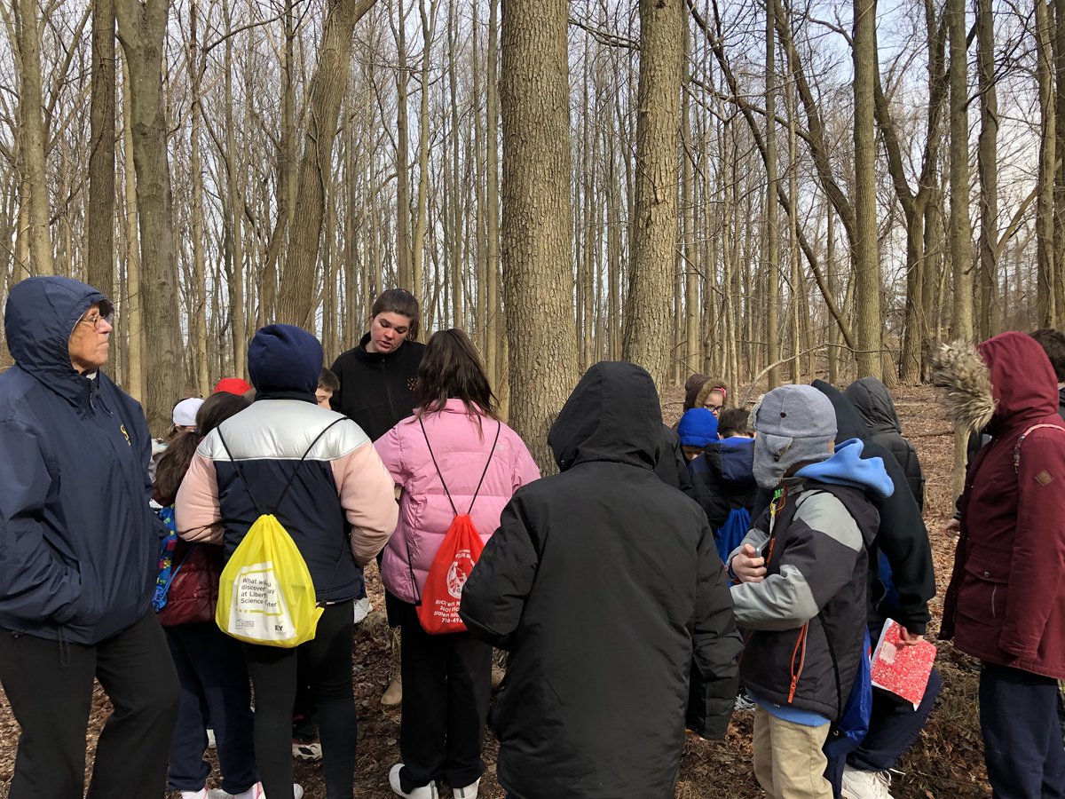 SCSMsMueller's tweet image. ELF team out exploring at Clay Pit Pond 🌳 #scsscience #hiking