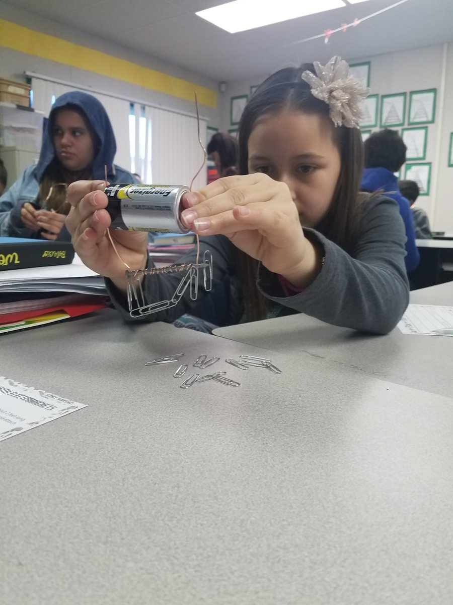 MsMedinaTHMS's tweet photo. #THMSSTEMgirls went to TVES today showing them how to make an electromagnet. Wonderful Experience for all students great job ladies! @ColtonJUSD @THMS_CJUSD https://t.co/8lvR2gcyUW