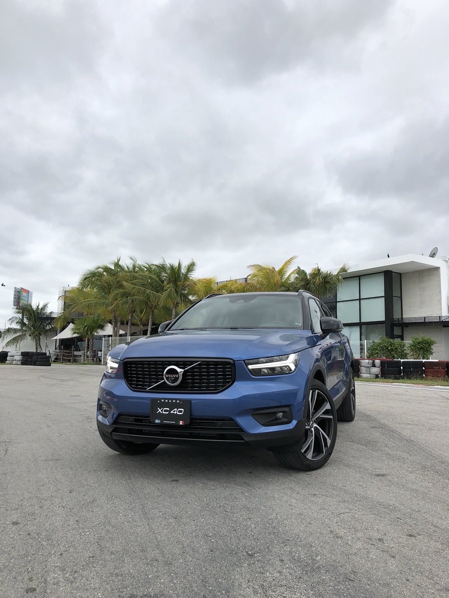 AutosDesign's tweet photo. Nueva #Volvo XC40 • Crossover • el perfecto urbano T5 254hp 258lb AWD R-Design $759,900/ T4 197hp 200lb AWD y FWD $699,900 y 659,900 #NewRulesNewPlayer #ADTest #Like #Car #TestDrive https://t.co/4e7lkfmAaW