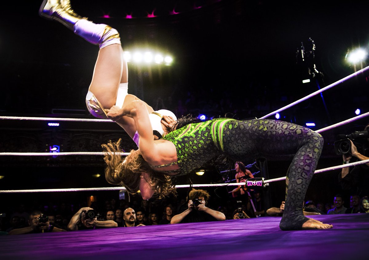 wowsuperheroes's tweet photo. Something tells us Khloe was already planning her clap back before she hit the mat. Here are 2 of the most athletic and fit #wowsuperheroes on our roster! #wowclassics presents another great #action from this epic battle between @wow_junglegrrrl &amp; #KhloeHurtz #WomensWrestling 💪 https://t.co/p3DLbrkFLV