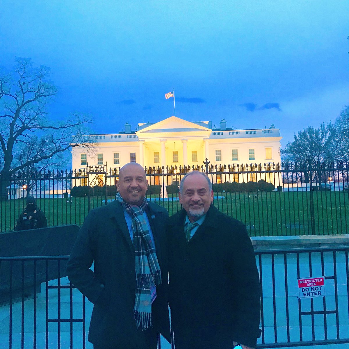 Jaime_Rojas's tweet image. After a long day of lobbying, we take a quick photo in front of my old office...the memories! #TheWhiteHouse #advocacy #LAchamber #tradeassociation #BizFed #californiapolitics #washingtondc #socialmedia #entrepreneur #RCG @WhiteHouse