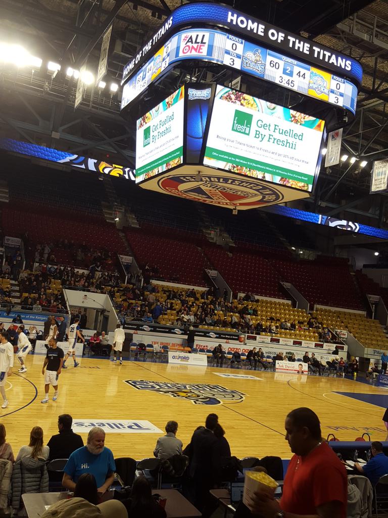 michialrichards's tweet image. Camera, seat 8 row E section 14 #titansoftech