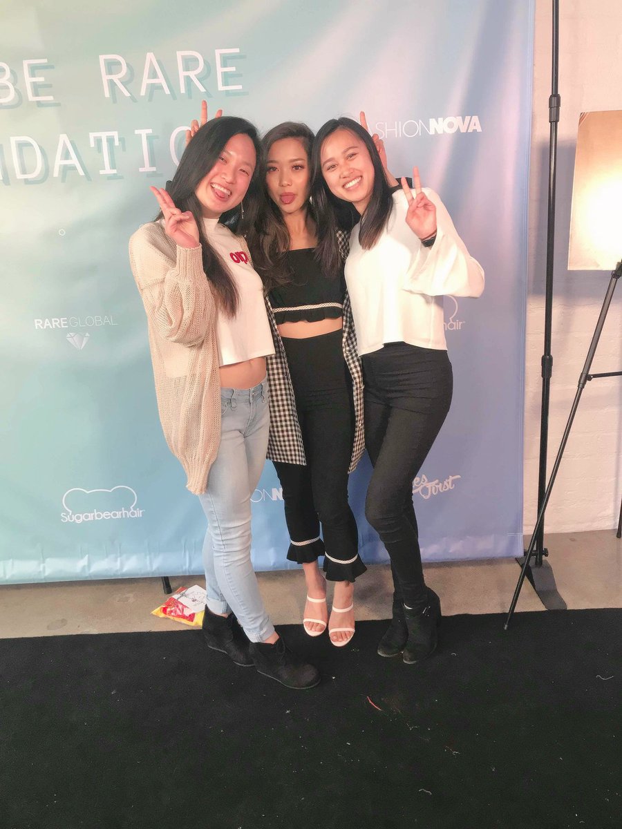 hallobrittany's tweet photo. So thankful that i got to meet someone that I've looked up to since middle school with @Ittskathherine!! Now we're in college :') we luv you Jenn๐ #arareday https://t.co/XuPbJKsQwJ