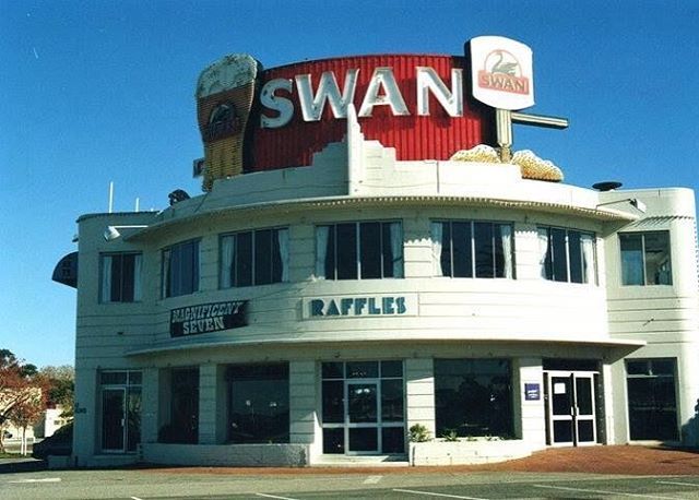 rafflesperth's tweet photo. Throwback Thursday ⚡️ The Raffles has gone through plenty of changes over the decades... She was once famous for live band performances during a rock n roll phase of the 70's and 80's... The Jets, The Angels, Flying Fonzarellis just to name a few! https://t.co/HIpGWA1v5N