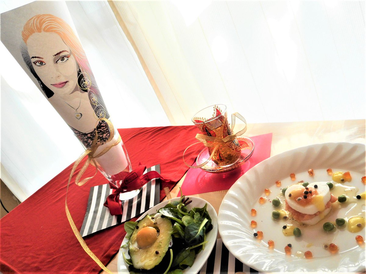 Kenji Kagami アゼルバイジャンの友達のバースディプレートです 彼女 は映画のスクリーンに出てくる女優さんのよう アラブとロシアの血を引いていて 大人っぽくって美しい しかし とてもフレンドリーでいつも 簡単な会話に応じてくれます 誕生日