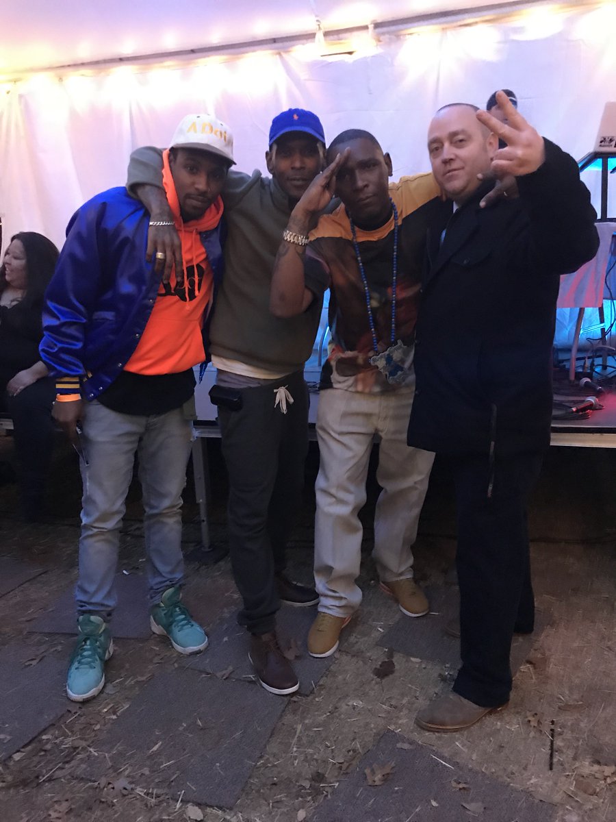 streammusictv's tweet photo. Stream Music TV Founder, Doug Johnston, kicking it with @realmrpookie! #hiphop #hiphoplife #trapmusic #radiolife #streammusictv #hiphophead https://t.co/SONERtYrtQ