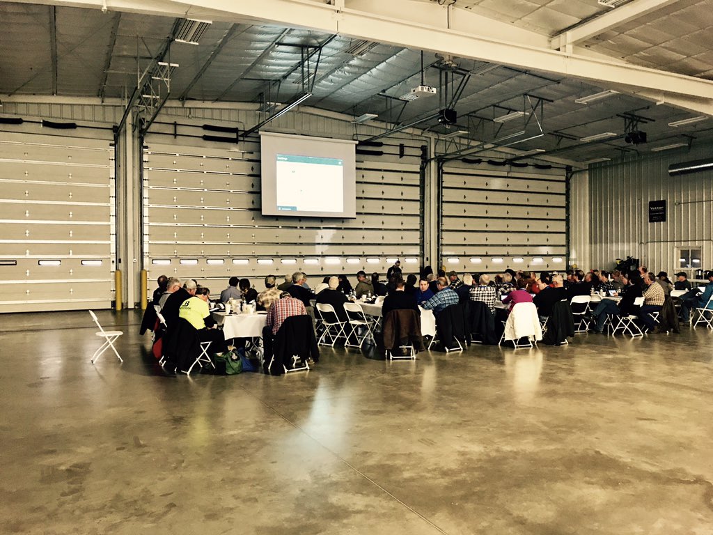 derek_j_stewart's tweet image. Spent the morning listening to @JeffMBrown1 present about @FieldView at @BottomLineSolu1. Ready for #actionabledata #plant18