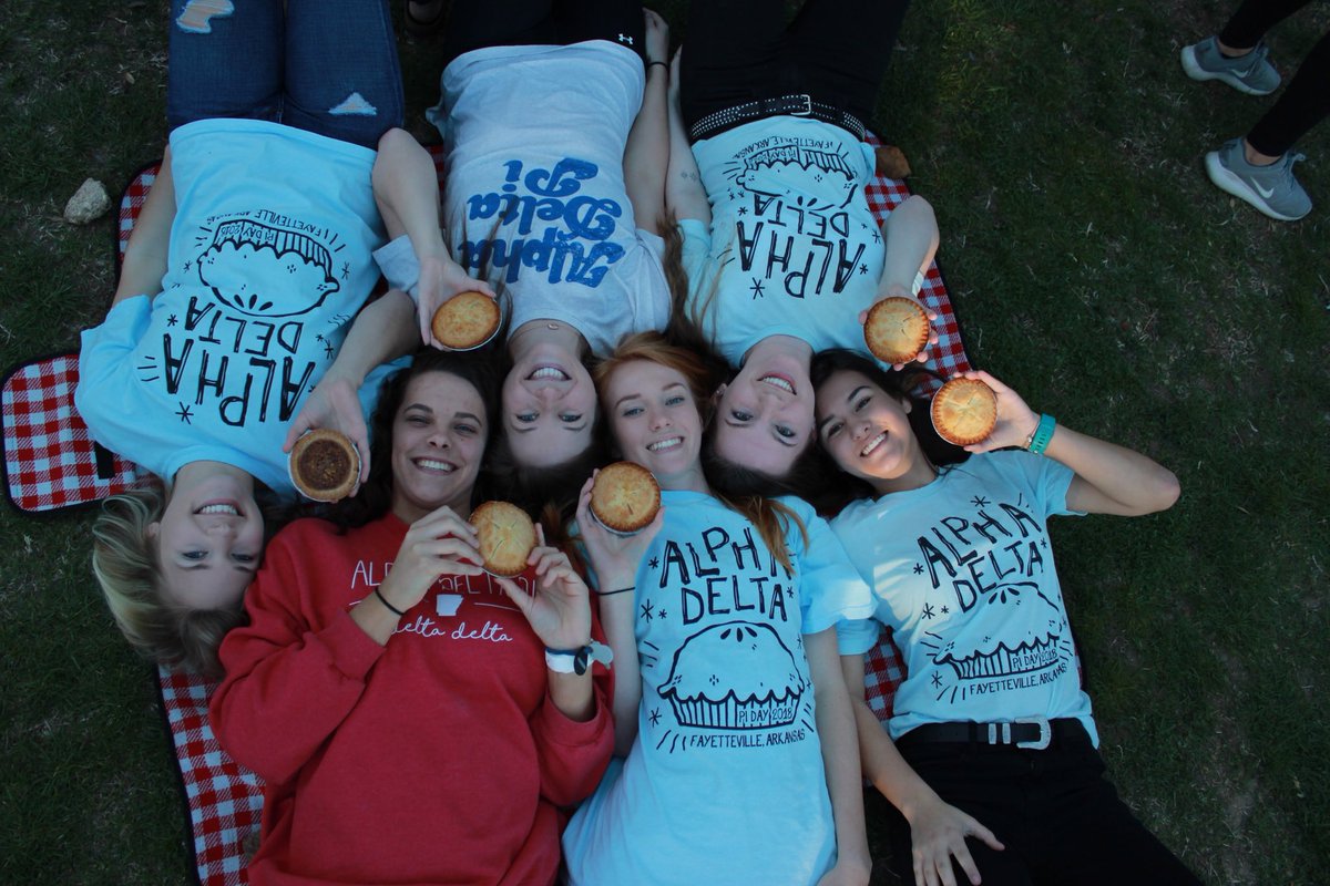 arkansasadpi's tweet photo. Pie day is the best day!! 🥧💎 #alphadeltapi #uarkgreeklife https://t.co/dSJdlbi5gd
