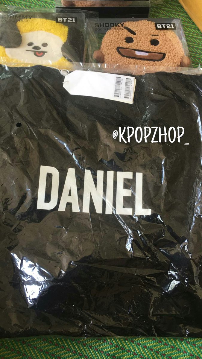 พร้อมส่ง (กระเป๋าผ้า 650 บ.) 
ค่าส่ง 40/60

#ตลาดนัดWANNAONE #ตลาดนัดรวมด้อม #ตลาดนัดPRODUCE101 #ตลาดนัดWANANAONE #KangDaniel #LAP