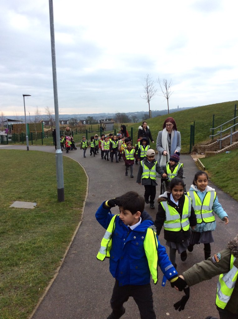DixonsAAPrimary's tweet photo. Reception walked all the way to Cafe West, chose a pancake topping and paid at the till. They were delicious! #dixonsaa #whatitaughttoday https://t.co/RHvfvUeIom