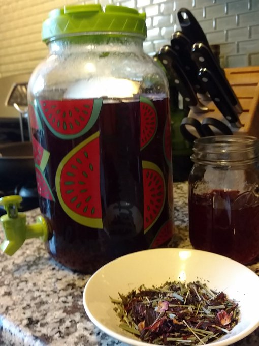 Soap, soap, soap, tea, tea, tea! Lots of flavors and scents all handmade❄️✌️ inquires email lylastormxxx@gmail