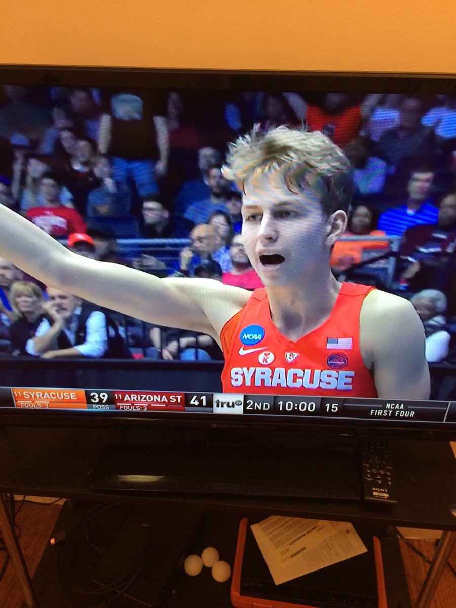 jgault13's tweet photo. This has to be an NCAA violation. Pretty sure Galen Rupp used all his eligibility at Oregon. https://t.co/Ckpsk5gaw1
