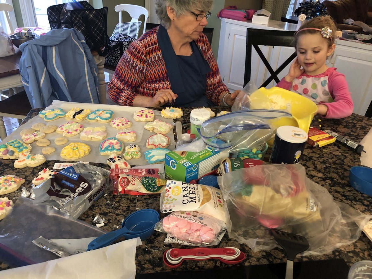PvogtVogt's tweet photo. This #AmazingAngel is a sweet creative cookie decorator. Thank you for baking cookies with me. She won this teacher experience through the Jingle Mingle Mart auction. Thank you for supporting CTK. 😊😇😋 https://t.co/WjkzysfAB9