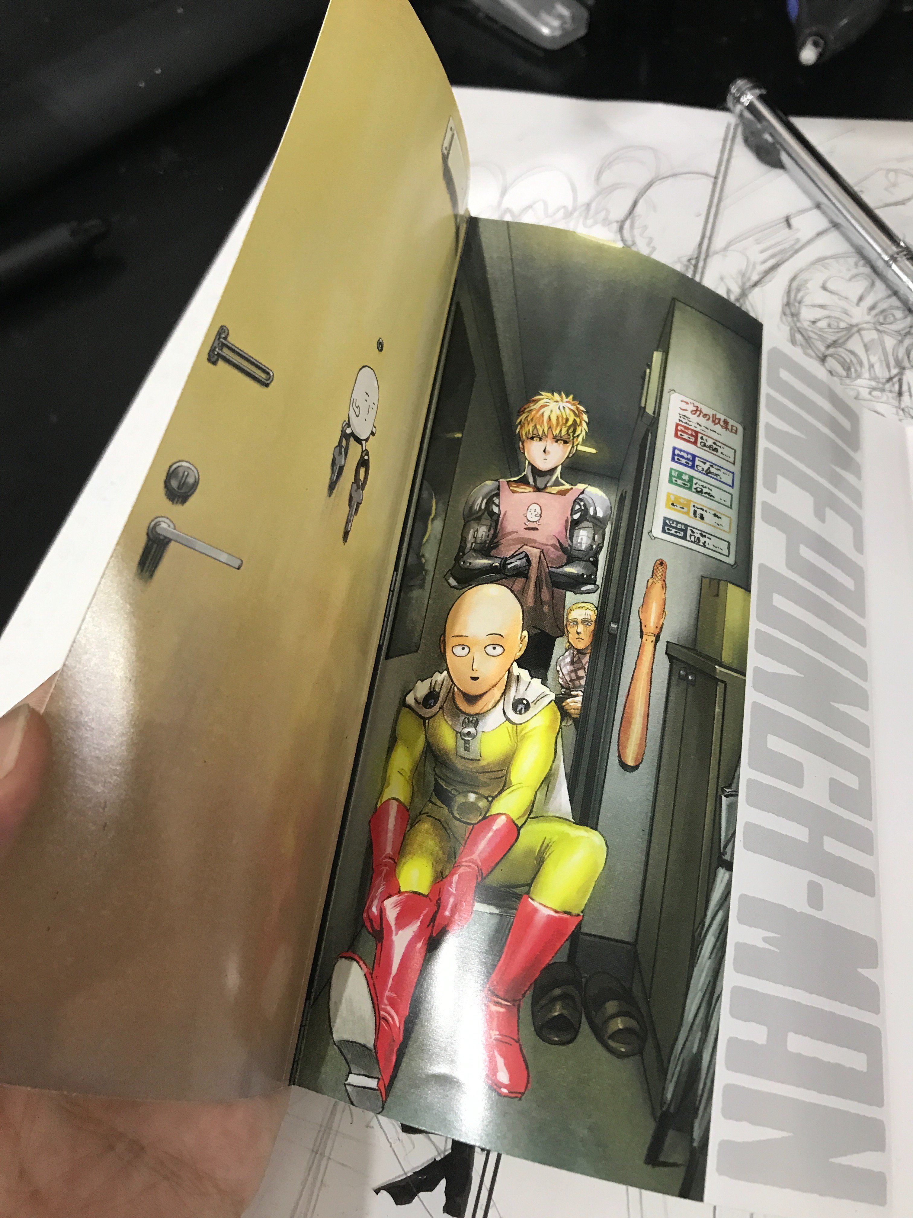 村田雄介 ワンパンマン16巻 の折り返しカットはサイタマ宅の玄関です 壁に貼り付ければあなたのお部屋にサイタマの玄関がやってきます 4月4日発売です よろしくお願いします T Co J3afgq3eod Twitter