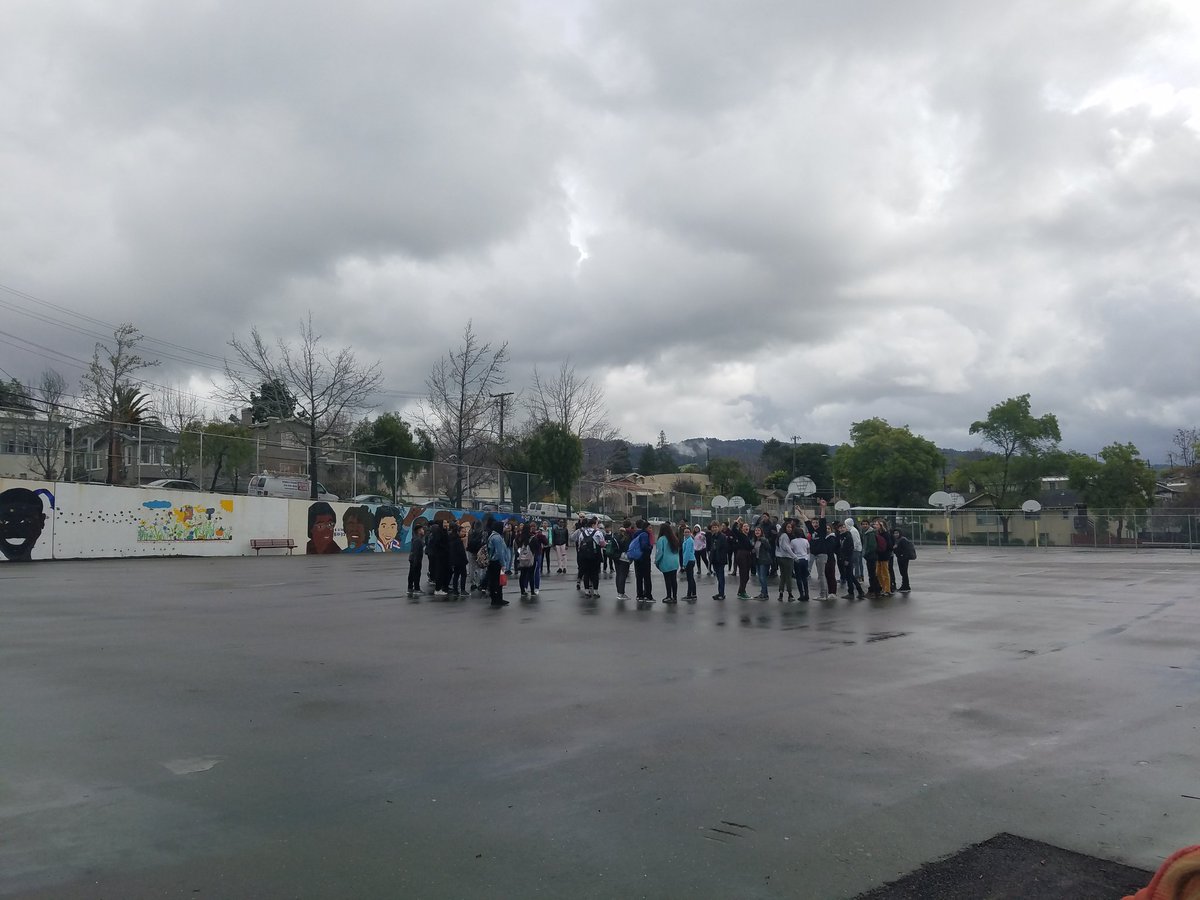 Ish_the_Dish's tweet photo. .@EdnaBrewerMS students stand with those affected by gun violence. #ArmMeWith More Support staff for my SDC SPED program and a fully funded IDEA Act! #WeAreOEA #WeAreCTA #UnionStrong #OakEdu https://t.co/7x5ZstbqKX