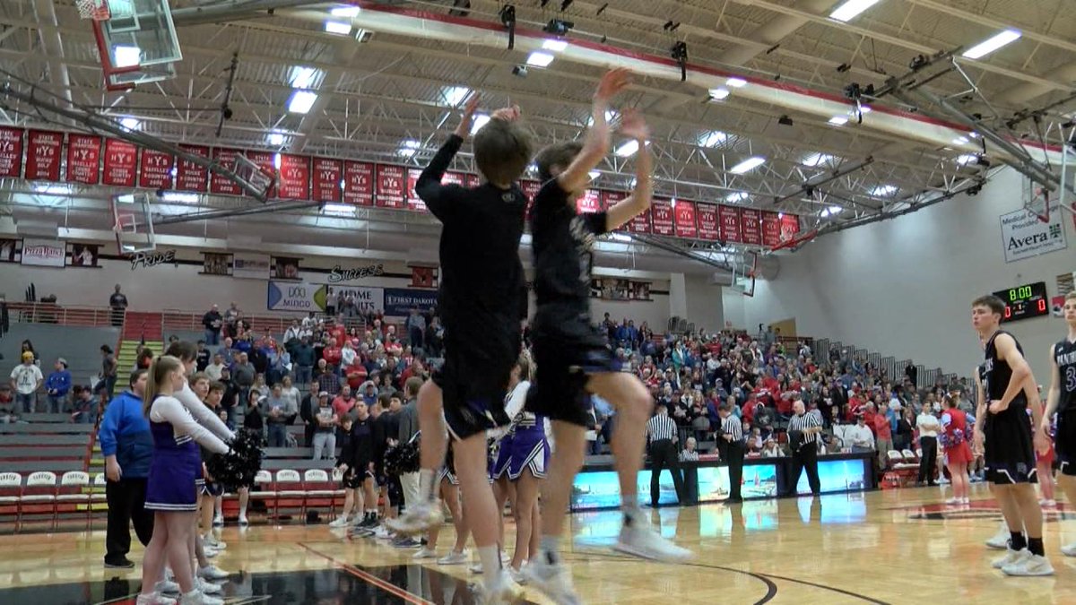 SportsZoneKCAU9's tweet photo. READY FOR STATE! @DVMensBball gear up for third straight trip, will face #3 Sioux Valley Thursday
@mccabejack15 @JasonKleis @tanner_smith09 @DVHSActivities
@DrJRazzDVSupt 
https://t.co/5HObsQQ10X https://t.co/rMbHcdy8dQ