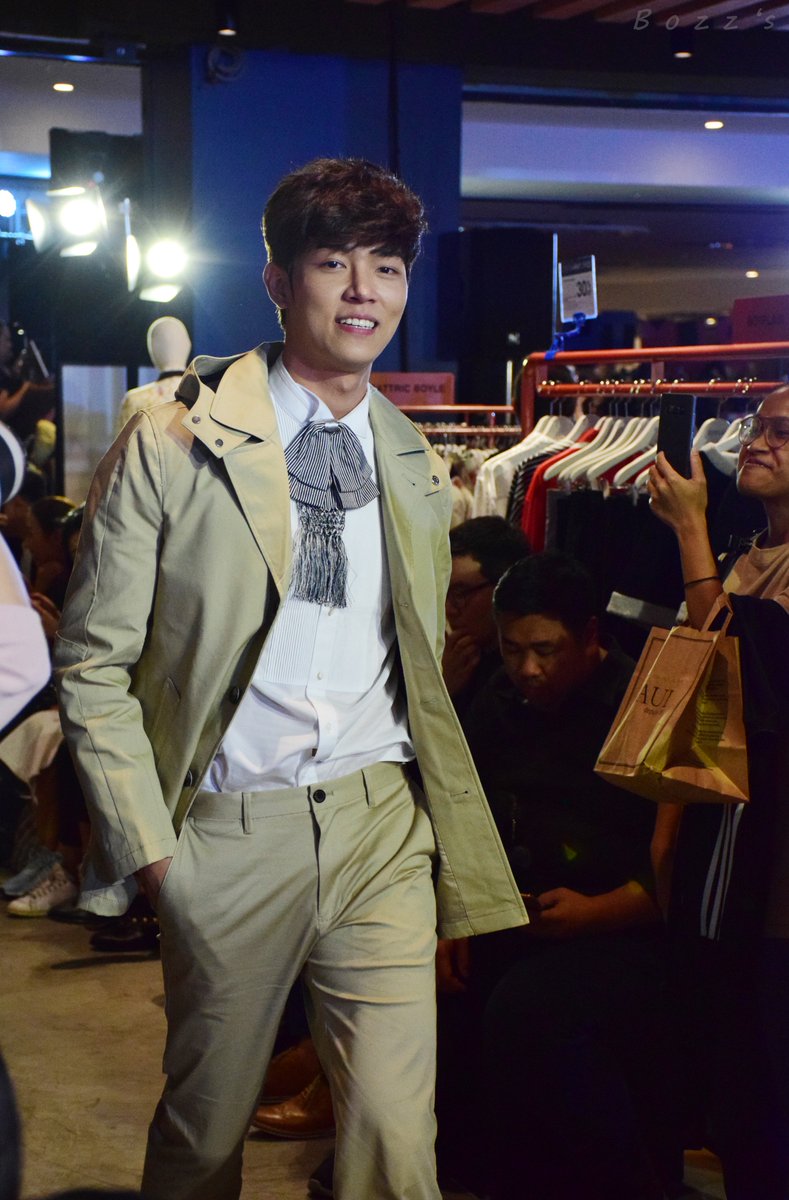 bozskung's tweet photo. เท่ 😎
@gxxod4 
#TeamGxxod
#ก็อตอิทธิพัทธ์
#UNIIMODEL
#zenmen https://t.co/5FgdeoGUgv