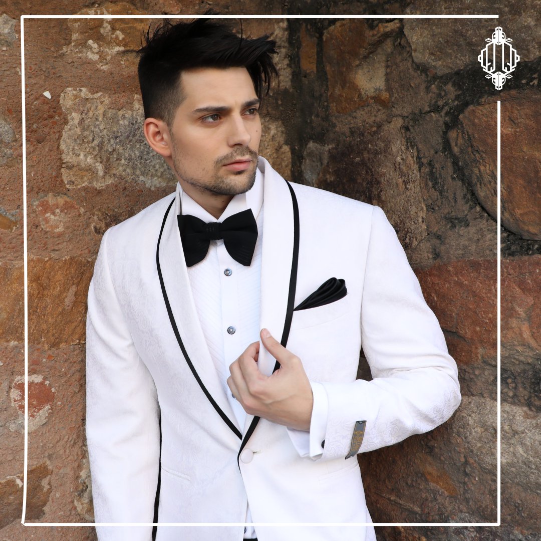 houseofsbj's tweet photo. #MakeAStatement with this exquisitely crafted #Tuxedo. A favourite with the classic #Gent.
Visit our stores for our 2018 #Collection.
#SBJ #StudyByJanak #SuitUp #SS18 #Tuxedo
.
.
#Gentleman #GetTheLook #Suit #Men #Bespoke #Tailormade #MadeToMeasure #FashionDaily #MenWithStyle https://t.co/u2UT5jrItP
