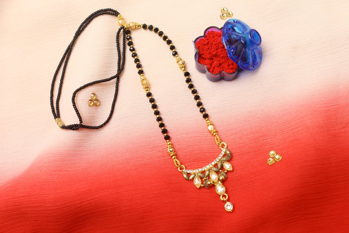 corbeda_fashion's tweet photo. #corbedafashion #mangalsutra #jewellerycollection #traditionaljewellery #corbeda #imitationjewellery #artificialjewellery #corbedajewellery https://t.co/BAAwbsUhL5