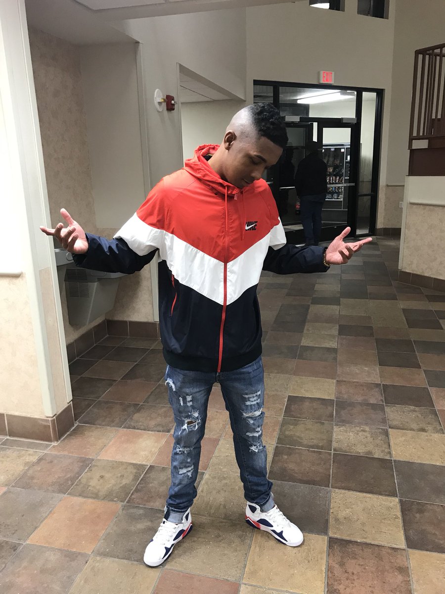 ratherchill's tweet image. What yall think about the fit? 🤔